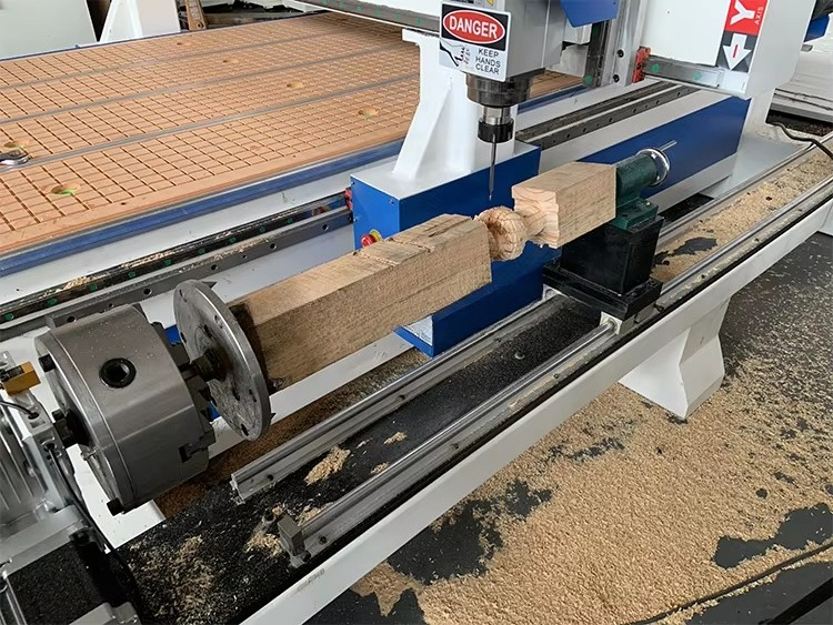 Fabriekslevering Hoge precisie - Woodworking Cnc Machine recensie en prijs